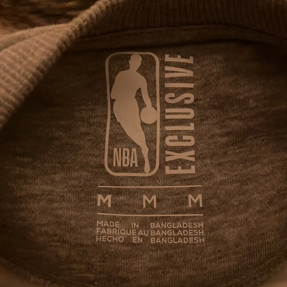 LA Clippers inspirerad tröja, aldrig använt. Pris kan diskuteras vid snabb affär!. Hoodies.