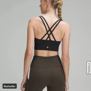 Lululemon - Säljer min lululemon energy bra long line i svart strl 4 pga för liten:-( Nypris 680sek