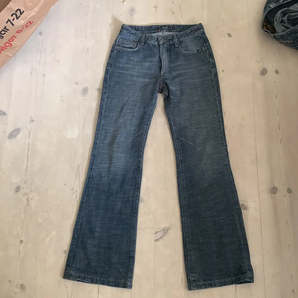 Blue gas jeans köpta i london. Low rised o bootcut. Jeans & Byxor.