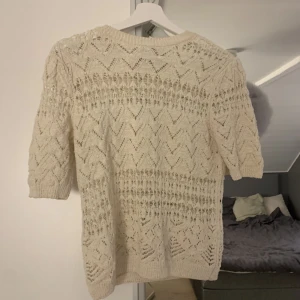 Beige tröja - Superfin tröja från Zara! Använd bara någon gång, jättebra skick