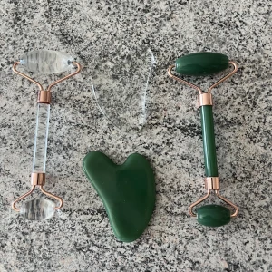 Sten - Maserande stenar som är i fint skick!  Båda paren blir 100kr och ett par blir 50kr