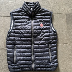 Colmar väst - Passar någon som har storlek ca Xs/S, i bra skick! 