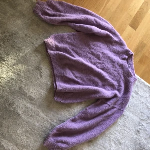 Lila stickad tröja - Tröja från lindex i storlek 158/164 men passar xs