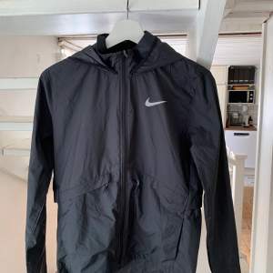 Nike svart running sports jacket stl XS