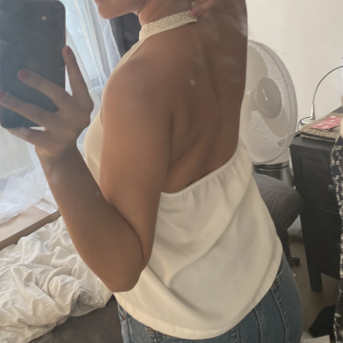 Halterneck med pärlor runt - 90