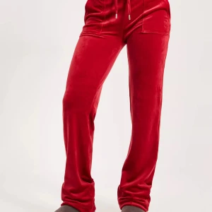 Röda juicy  - Säljer mina röda juicy byxor har använt dem va 5 gånger och dem ser och känns som nya. 