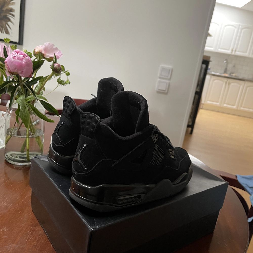 Svart Jordan 4 Black Cats Jordans Plick Second Hand