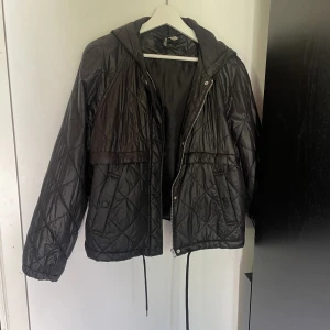 Vårjacka - Sval och oversized, kort 