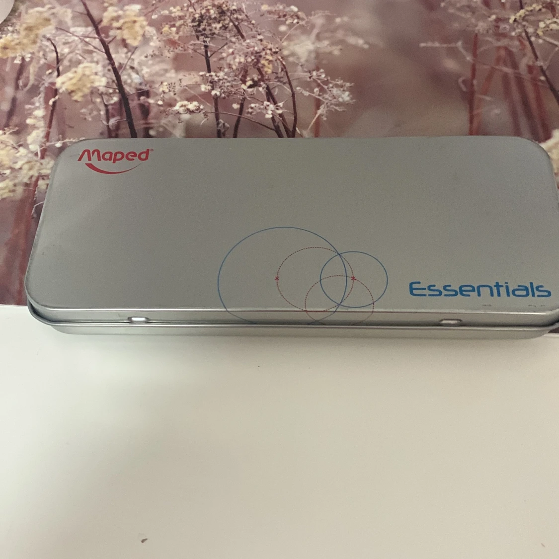 Penna,smycken,linjal