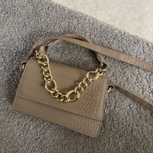 Väska - Snygg väska som är ny