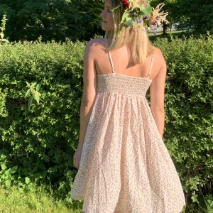 Klänning - Perfekt klänning till midsommar! Jättte fin😍