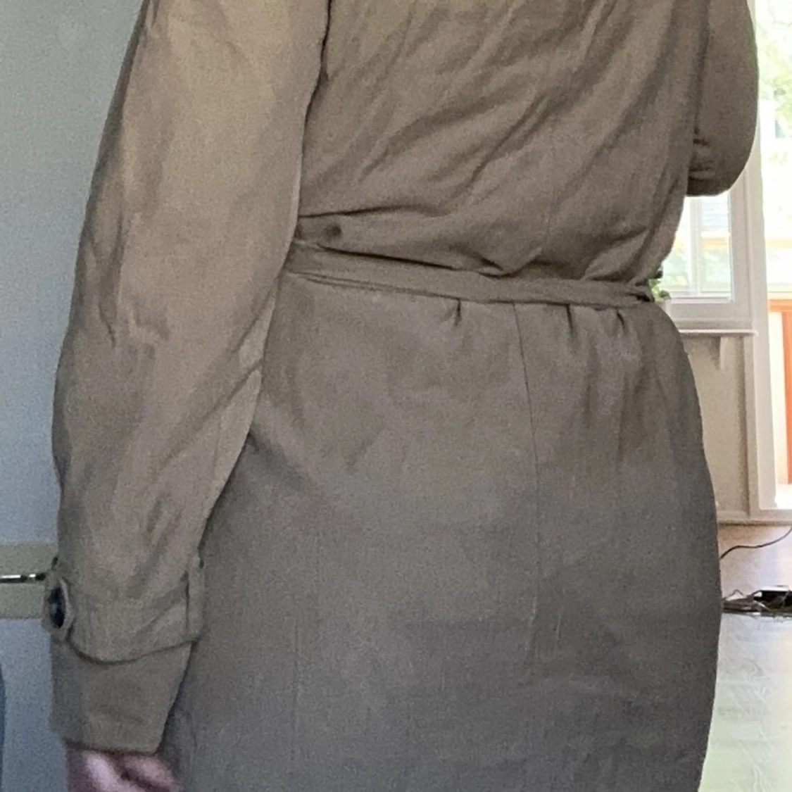 Lång beige trenchcoat - 90