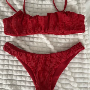 Röd bikini - Oanvänt skick passar xs-s🫶