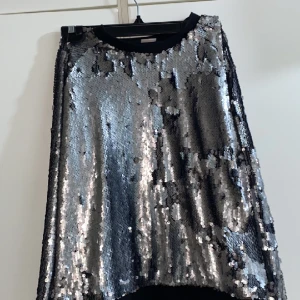 Tröja  - Jättefin tröja från Gina tricot använd en gång storlek S till M 