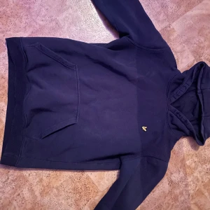 Huddie - Sitter bra en bacik tröja den e lallish 