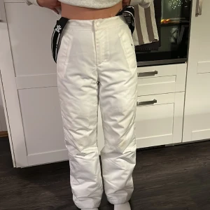 Skidbyxor - Säljer för att dom inte kommer till användning💕 storlek xs men funkar som en S också