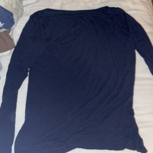 Marinblå intimissimi tröja - Kom priv!!