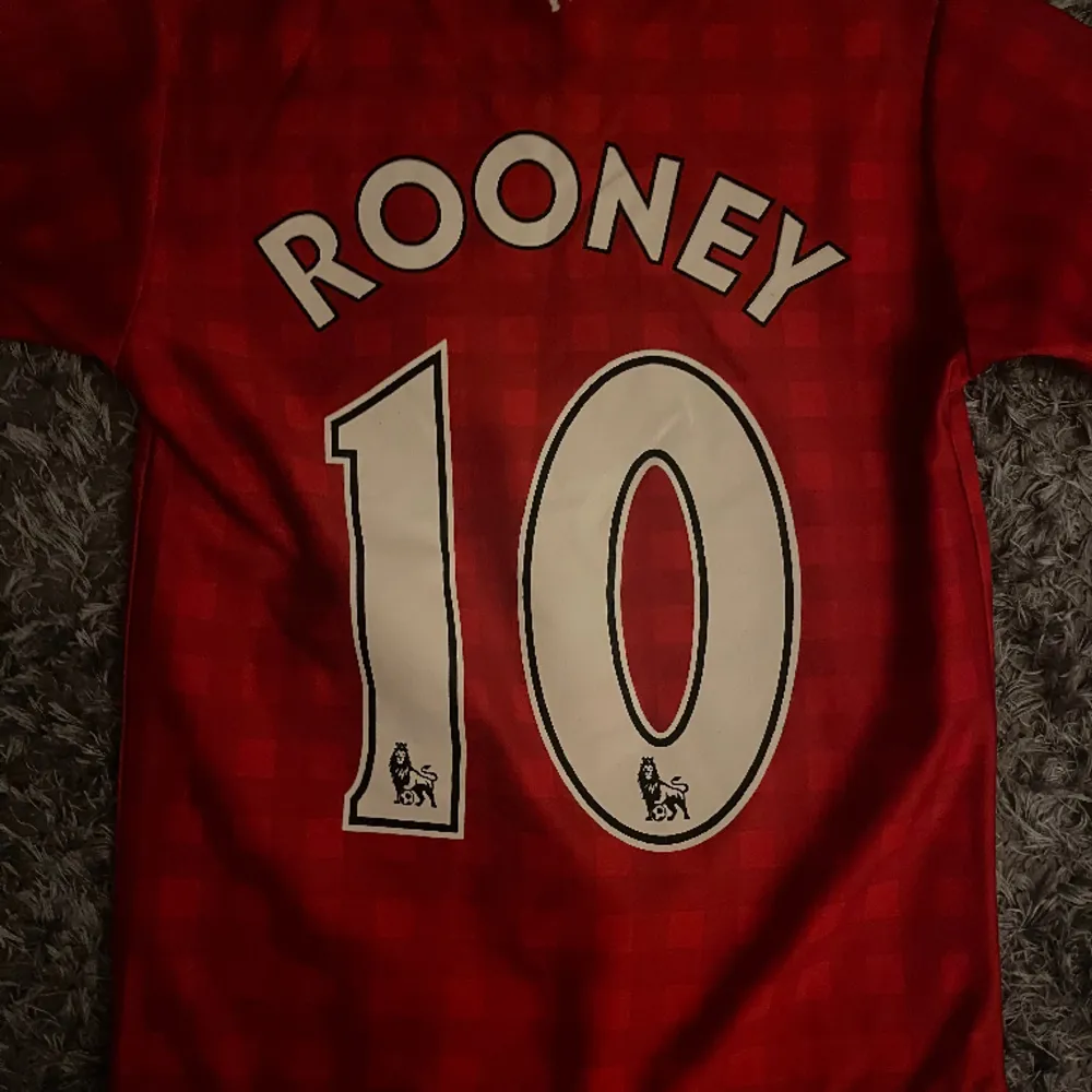 Rooney tröja för barn i storlek 140!. T-shirts.