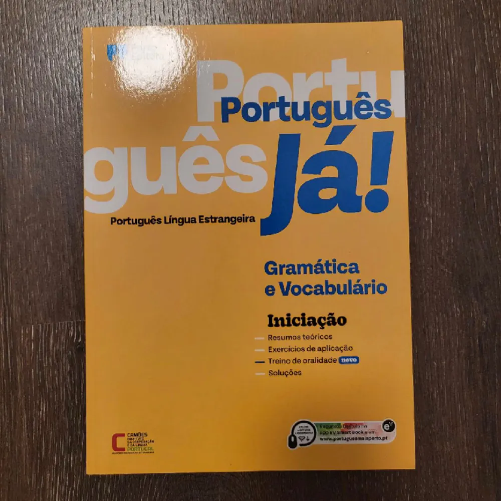 Säljer kurslitteratur ”Português Já!”, används b.la för Stockholms Universitets ”Portugisiska I” kurs.  Senaste upplagan från 2022, inköptes för vårterminen 2023. Helt i nyskick, jag har aldrig ens öppnat boken.   Kan mötas upp i Stockholm.. Övrigt.