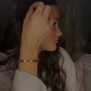 Armband  - Snyggt armband finns i både guld och silver💕