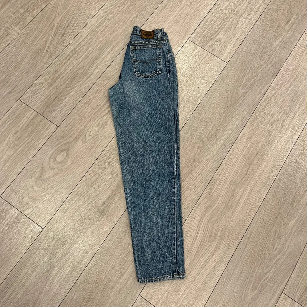 (Nr.5) Vintage levis jeans! Skick: 10/10 Storlek: 27/30. Jeans & Byxor.