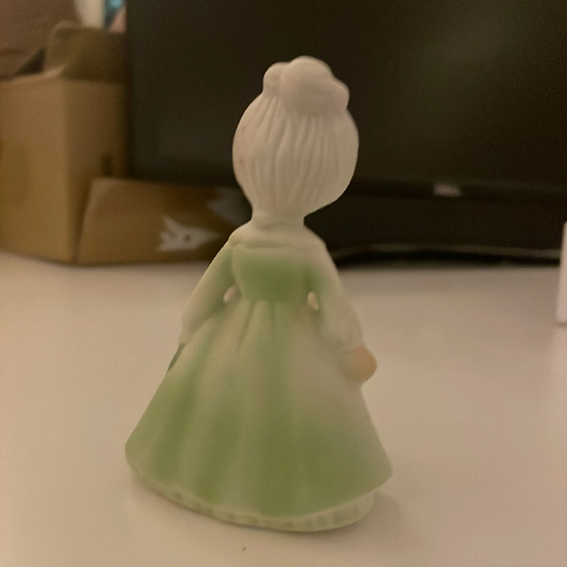 vintage porslin figur (april) - 90