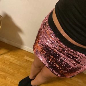 Glittrig kjol  - PERFEKT TILL NYÅR 🙌🤩🤩🎆🎇