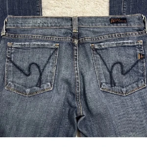 Low waist boocut jeans - Säljer mina Lågmidjade boocut jeans då dom inte passade mig! Storlek 36, köpta för 800 då jag säljer mina för 600. Skriv vid intresse eller frågor! 💕🥰