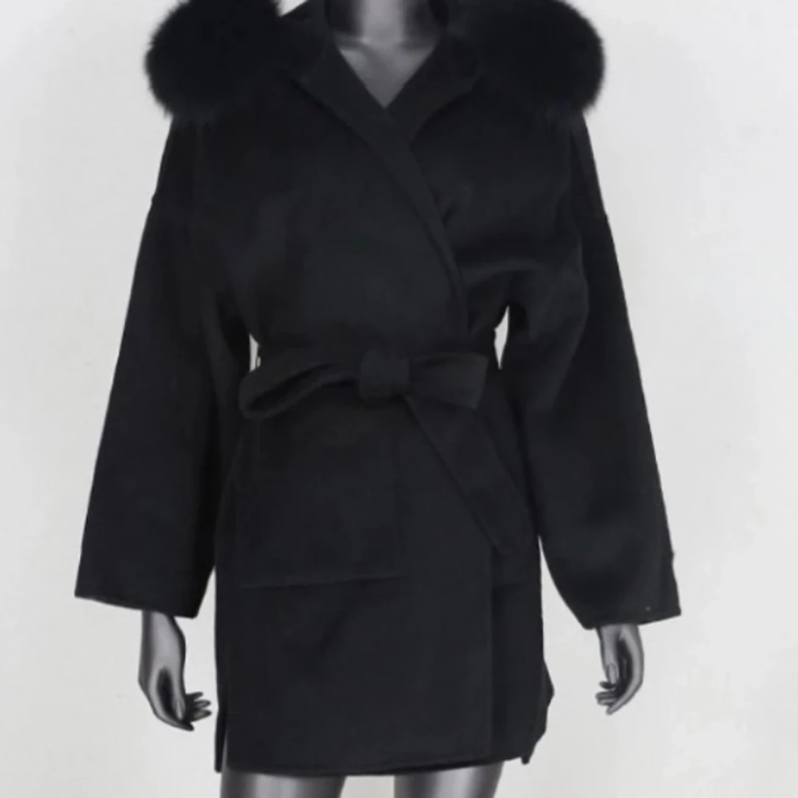 Kappa med pälskrage 