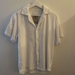 Oas frotté tröja - Riktigt snygg sommar tröja som jag köpte i somras men kom aldrig riktigt till användning. Bara att skriva vid funderingar🙌🏻