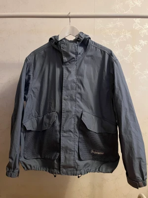 Supreme jacka - Supreme jacka i fint skick! Size M