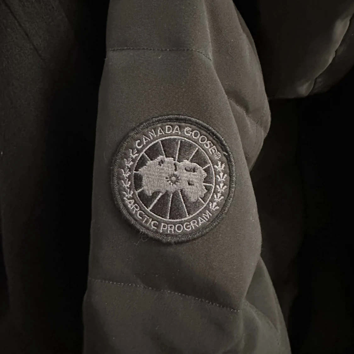 Canada goose jacka  - 90