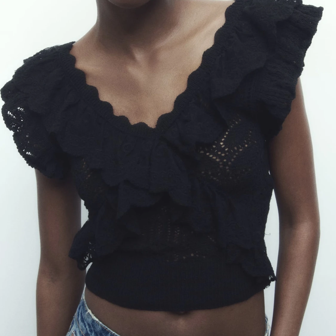 Fin topp med volanger  - 90