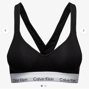 Padded bh calvin klein - Band som korsar, inga spännen eller liknande. Väldigt fint skick, storlek small