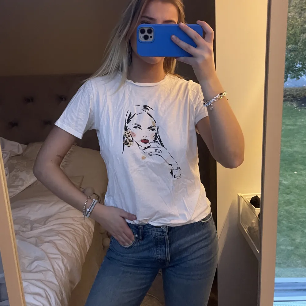 T-shirt med tryck från Gina! 💕. T-shirts.