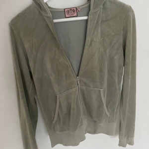 Juicy Couture kofta - Fin grön juicy kofta, bra skick   Pris kan diskuteras, skriv vid frågor❤️