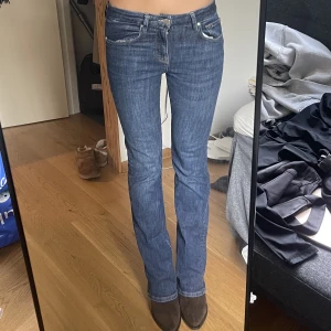 Jeans  - Zara jeans, flare. Nyskick😊