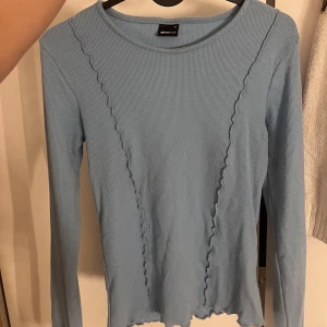 Blå tröja  - Tröja från Gina 