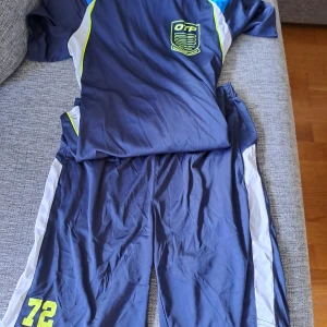 Idrottskläder - Gympa kläder. Perfekt till idrottslektionerna.