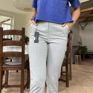 Kostymbyxor  - Helt nya, prislappen kvar