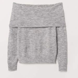 Stickad offshoulder tröja  - Jätte fin offshoulder tröja från hm. köpte den här men den va tyvärr för stor, därför är bilderna lånade.