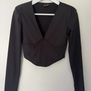 Fest topp - Svart festligare topp från Gina tricot Stl S. Aldrig använd.