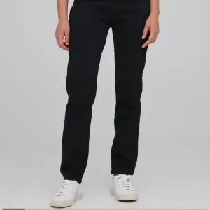 Helt nya oanvända jeans från Cubus i storlek xxl/32