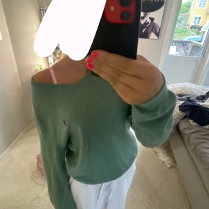 Stickad tröja  - Säljer nu min superfina stickade tröja supergosig o Vringad hur fin som helst!!🙌🏼💘💕🫶🏼