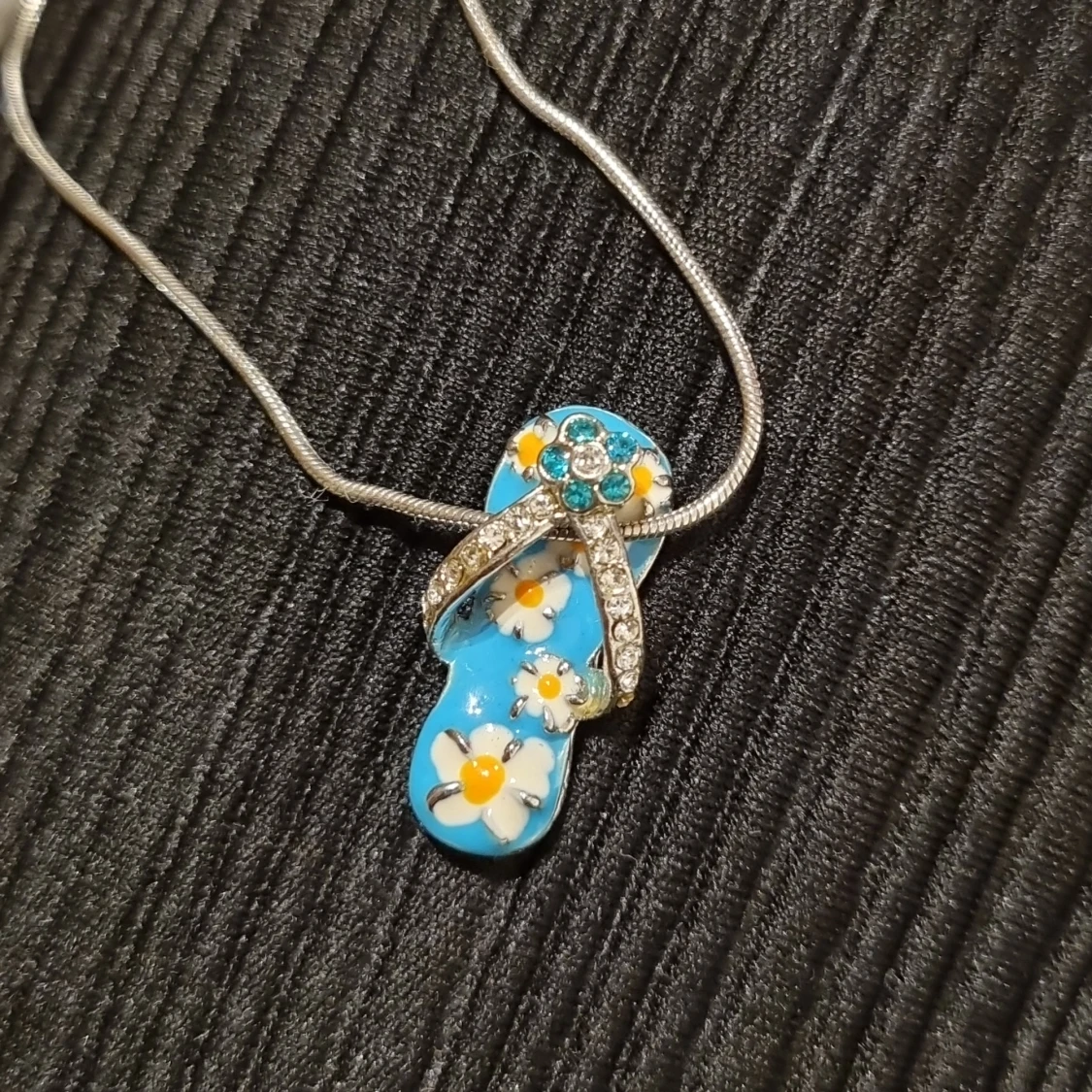 Halsband med flipflop