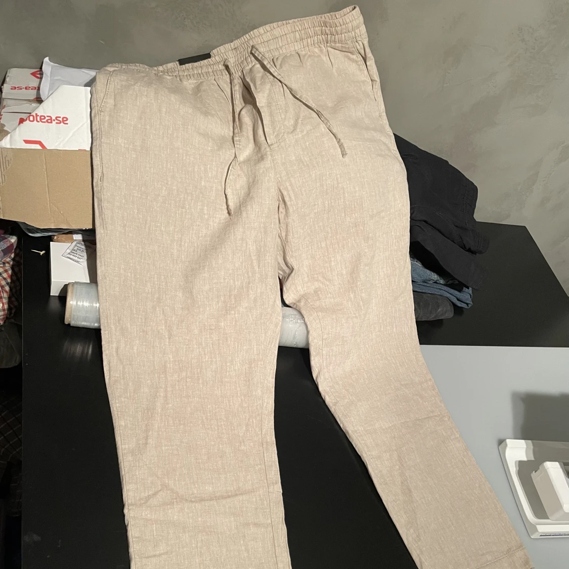 Beiga Linnebyxor från Cubus, XL - 90