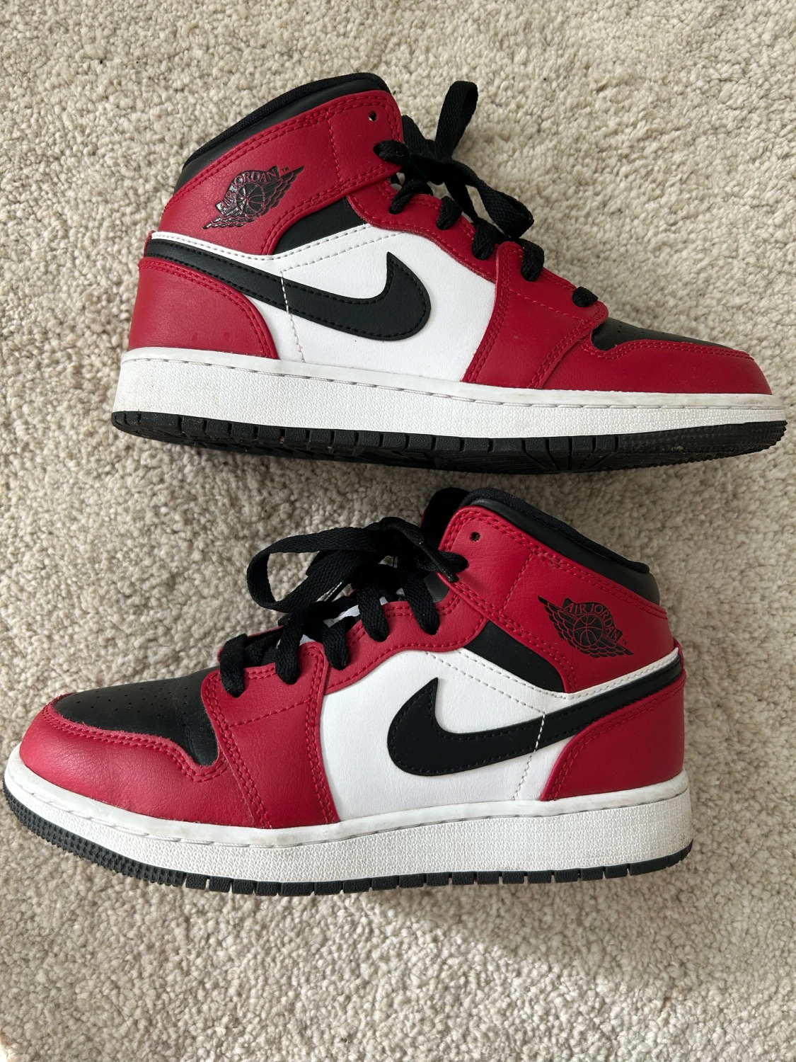 Nike airjordans 1 mid
