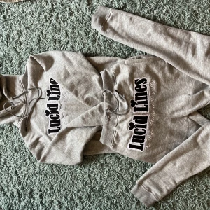 Lucid Lines Tracksuit - Used like twice Bought for 1000kr 