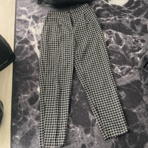 Byxor - Svart/vita rutiga kostymbyxor 