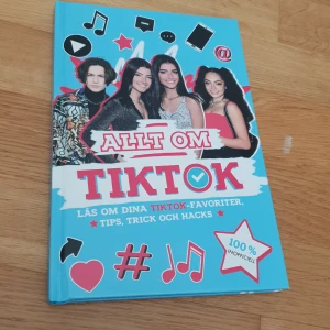 Tik tok bok  - För barn med tik tok får redan på fakta och svara på roliga frågor! Lämplig: för folk med TikTok! Orginal priset=235 kr! Kontakta vid intresse, pris och frakt 💗👍🌸